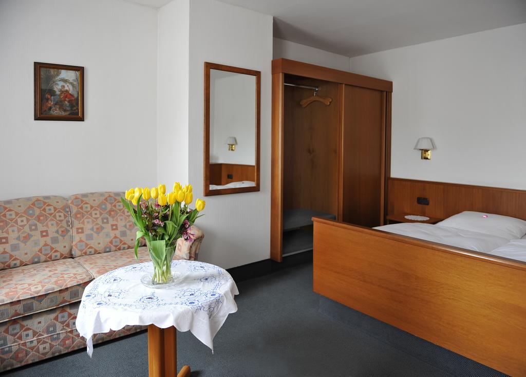Hotel Grüner Baum Pommersfelden Exterior foto